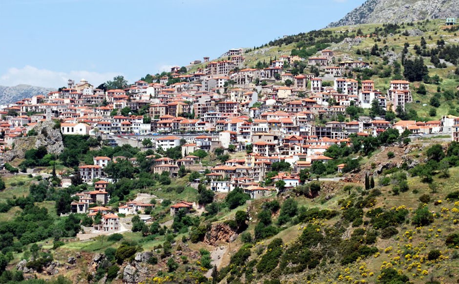 Η ανατολική πλευρά της Αράχωβας